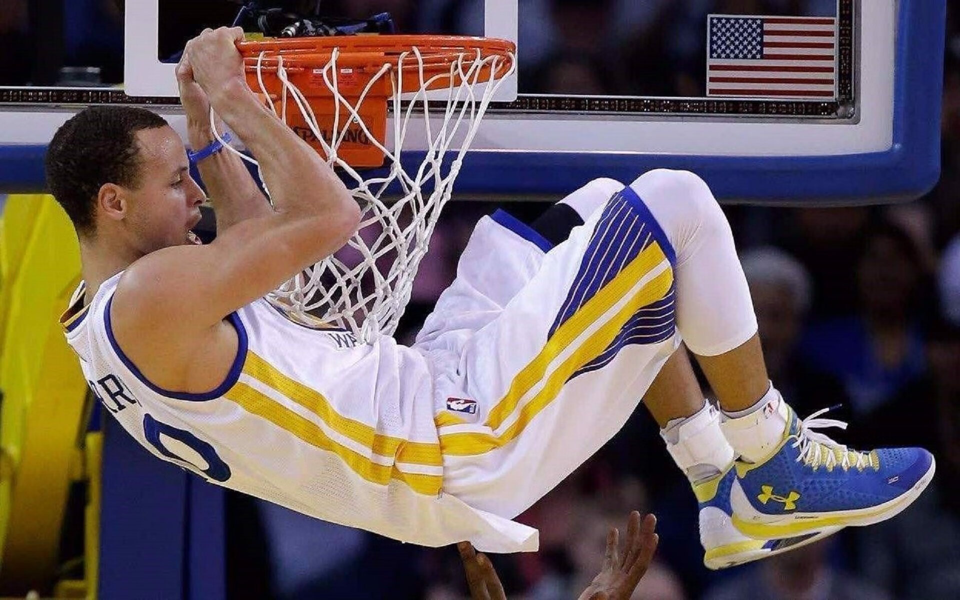 电竞与NBA双线引爆舆论,Rookie赛事逆转新规与快船争议齐发